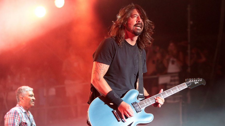 Dave Grohl Melansir Akun IG Khusus Cerita Konyol Hingga Interupsi Hantu